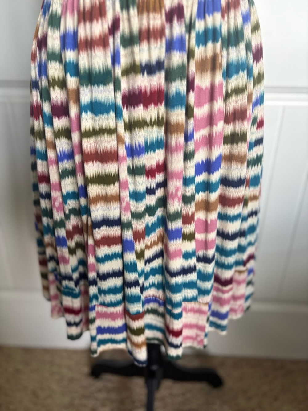 Mauve Multicolor Ikat-Print Midi Dress with Keyhole - Picture 3 of 4